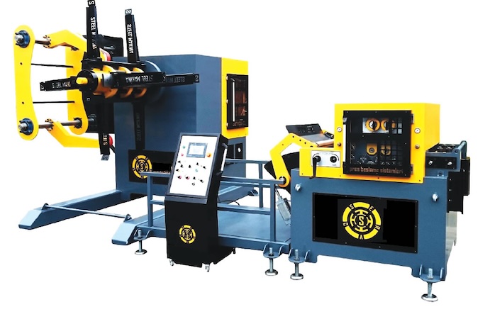 Servo straightener and feeder